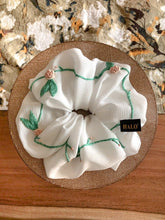 Load image into Gallery viewer, SCRUNCHIE - OMGSHEEMBROIDERS BUKO